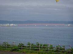 厚岸大橋が見えます。