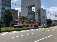 大阪市と堺市を結ぶ路面電車です。