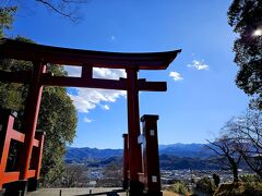 鳥居裏からも。

懲りずにまた趣味の禁煙を行っているが、もともと運動とは無縁だった我が肺。
なかなか息切れがおさまらず。