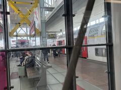 GENT st.pieters
ゲント駅着は定刻
地下ホームから地上階へ
エレベーターで