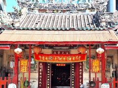 Rong Kueak Shrine（漢王廟）⑪

01月05日（金）　　15:40

ラーマ5世統治時代に建てられた古い中華系の神社。

