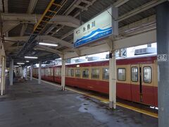 糸魚川駅に停車。ここで12分停まる。