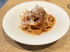 パスタはいつものようにアマトリチャーナ。
筋トレしたのでアルコールは無し。