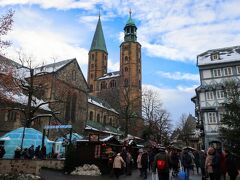 Marktkirche St. Cosmas und Damian （マルクト教会）

正式名称は、聖コスマスと聖ダミアンのマルクト教会。1151年に初めて文献で言及された歴史をもつプロテスタント教会。街の中心部に位置し、シンボル的存在です。

この2つの尖塔のうち北側の塔には登ることが出来ます（前回登ったので今回はパス）。