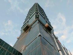 最後に台湾旅行で外せない「台北101」というランドマークタワーを登ります。