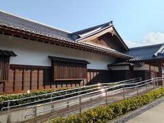 松江ホーランエンヤ伝承館のお隣の、松江歴史館。