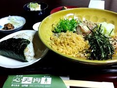 ちょうど12時半、ぶっかけ蕎麦定食はみょうががいいアクセントでした。