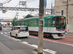 　三井寺力餅本家の店頭のイートイン席からも見えていた京阪大津線の路面電車に乗って、坂本比叡山口駅へ移動します。