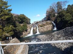五竜の滝も観光。吊り橋からながめる滝は絶景！