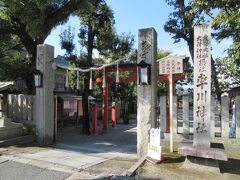 また「やすらぎの道」沿いには奈良市最古の神社の「率川神社」があります。