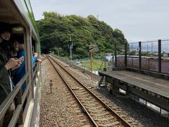 穴内駅に到着。ちなみにこの次の駅は球場前駅。阪神タイガースの春季キャンプが行われます。