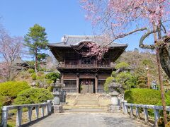 聖天院勝楽寺 
高麗神社のすぐ近くなので一緒に立ち寄ってみました。

入り口の風神雷神門を潜り抜け、階段を登った先からは協力金として大人300円を支払うと先へ進むことができます。