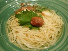 ちょっと並びましたが、美味しかったうどん