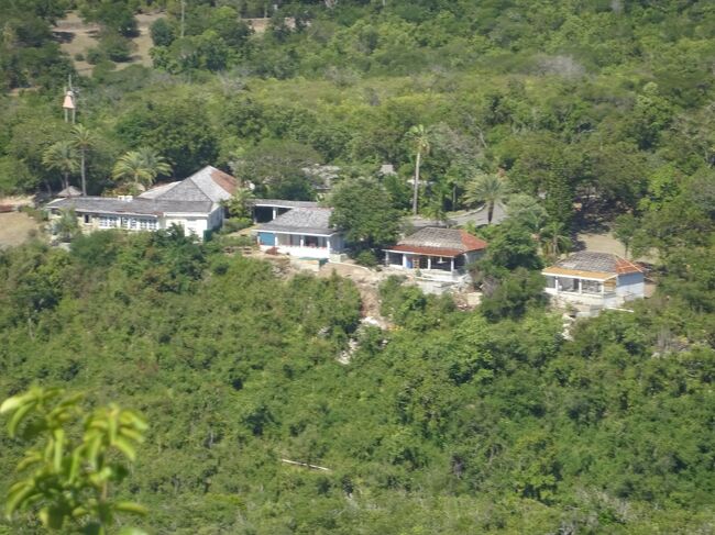 （シャーリー・ハイツ要塞からの眺め）クラレンス・ハイツ（英国総督の邸宅）