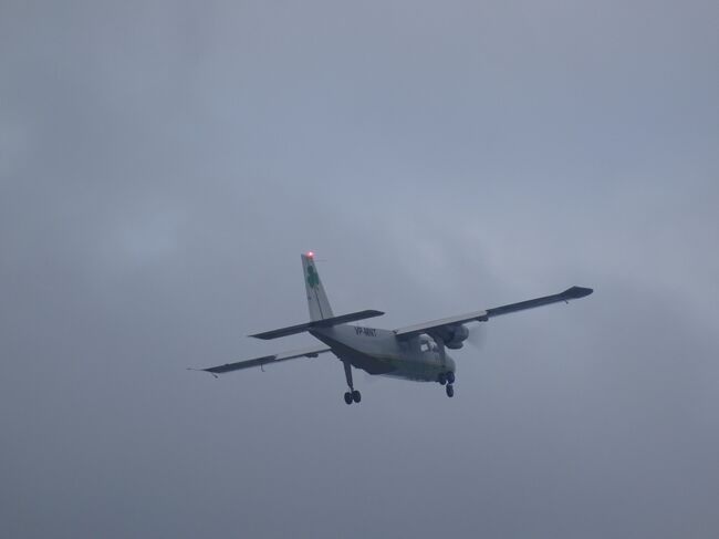 世話になった小型機はアンティグア島に戻ります。