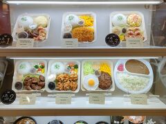 エッグスンのパンケーキだけでは足りず

アラモアナショッピングセンターへ