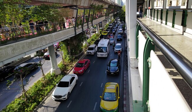 バンコクの残り時間が少なくなってきましたが…空港に向かうギリギリの時間まで、遊びます。