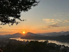 メコンに沈む夕陽、「人生で見た夕陽」の記憶リストに入ります
そのぐらいに印象に残ります