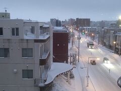 【ホテルルートイン網走駅前】

「おはよございます」

今朝は雪もやみ遠くは明るいです。
ここのホテルは大浴場があり、朝起きて入れるのがうれしいです。