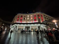 ロッテルダム中央駅までジリアンと。アムスから急いで帰ってきてくれた、美しく聡明な奥さんともホームで再会。「ジリアンのことを宜しくお願いします」と親族のように頼んでから、次回は日本で二人を歓待する約束かわして…再び鉄路でブリュッセル中央駅に帰ってきました。