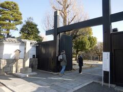 錦市場から南へ徒歩で25分くらい
東本願寺の飛地庭園「渉成園」へ
ここも初めて訪れる場所です。