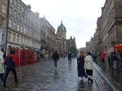 　昨日歩いたロイヤルマイルに出ました。