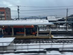 　武生駅を出発して、福井鉄道たけふ新駅横を通過