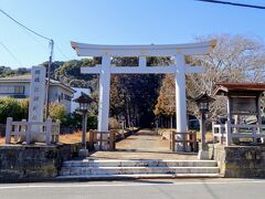 まずは諏訪神社へ立ち寄ってみよう。