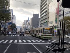 路面電車より早く、
広島駅前から平和記念公園正面まで
行ける便利な市内循環バスです。
