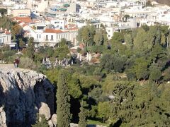 アレオパゴスの丘と古代アゴラの一部が眺められた