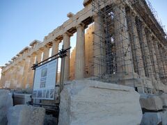 パルテノン神殿に到着
修復工事中で外観だけしか見られなかった