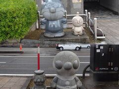 アンパンマン バイキンマン石像