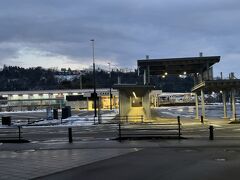 　富山地方鉄道新黒部駅が接続駅となっています。