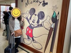 ディズニーストアにあった、Mickeyと一緒に。