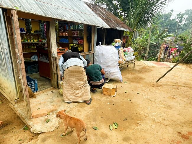 小さなお店もありました。<br />ワンちゃん達がお店でクッキーを貰っていたのが印象的。