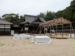 頓宮まで降りてきました。
あちこちに建築資材があるが、重儀に向けてのものなのでしょうか。