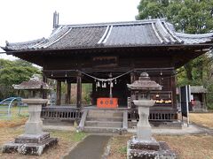 広瀬神社のお隣にあるのが岡神社。藩主中川氏由来の14柱の神様を祀る神社。でもちょっと傾きかけてます