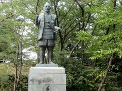 徳川家康の若きころの銅像