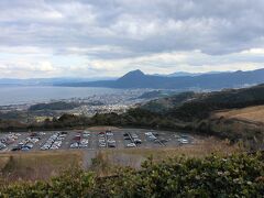 食事後、日向ICから東九州自動車道に乗り別府までやってきました。時間は3時過ぎ、案外早く進んでいるようです。これなら一気に広島まで帰れば7時くらいには家に着きそうです。帰る決め手となったのは大分が非常に寒かったこと、寒い中これ以上旅行を続ける気持ちが萎えたのでした。
「鹿児島・宮崎は暖かかったああああ！」