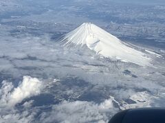 静岡側からの富士山
山梨側より積雪量が多いですね