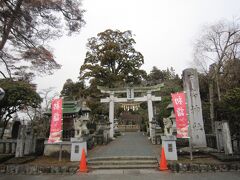 日高神社
８０正面入口鳥居、水沢江刺駅に展示してあった日高火防祭をする神社だそうです