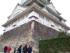 大阪城天守閣はやはり迫力があります。
