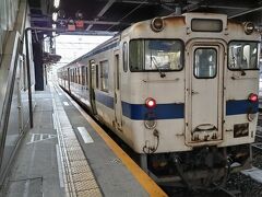 というわけで「鹿児島中央駅」からは「指宿枕崎(いぶすき まくらざき)線」に ご乗車☆

指宿枕崎線は非電化区間なので、キハ47系のディーゼル気動車です。