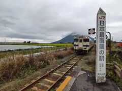 列車が頻繁には来ない指宿～枕崎間ではありますが、この時間帯は40分ほどで折り返しの列車が来ます☆