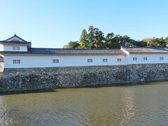 　再現された彦根城の佐和口多聞櫓が、開国記念館になっていました。無料と書かれていたので、入館しました。
