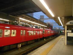 金山駅で空港駅行きに乗り換え。特急料金は払わずに、準急で。