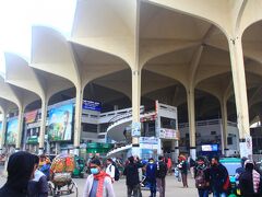 ダッカ駅の特徴的な外観。