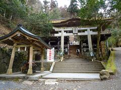 由岐神社
天慶3年(940)に平安京の北方鎮護を目的に創建された神社です。
(ケーブルを利用すると由岐神社はパスすることになります)