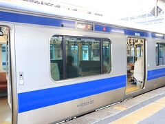 メインの列車が走るのは明日。今晩のホテルはいわき。

ということで移動が主目的の本日はこれにて終了ではありますが、まだ夕方5時過ぎだったのでもう少し足を伸ばして原発の被害が大きいエリアへと向かおうと思います。
閑散地域ということもあり4人がけのボックスシートを占領。海を眺めながら降り立ったのは・・・