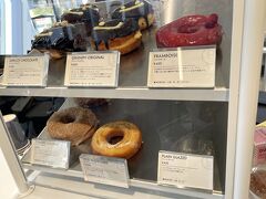 【グラニフカフェ】のドーナツは麻布十番の
【DUMBO Doughnuts and Coffee（ダンボ ドーナツ アンド 
コーヒー）】のもの。
